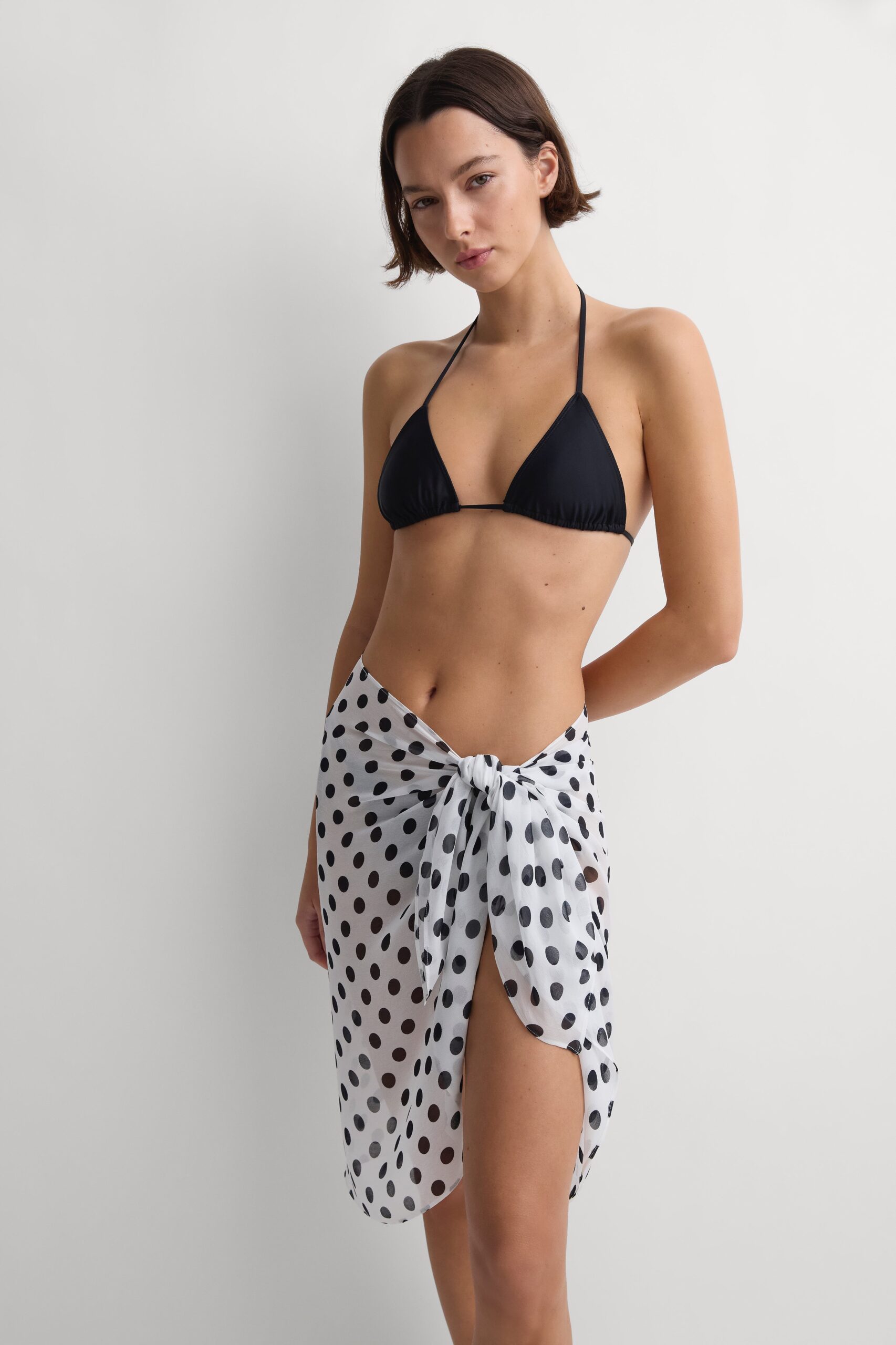 Mirra Pareo White Black Dot - Image 2